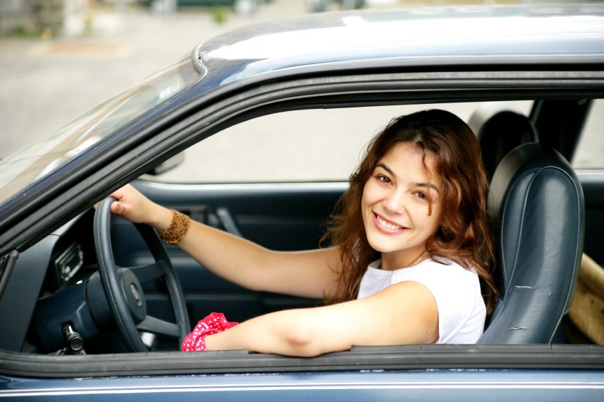 Building Safer Driving Habits from the First Lesson to Everyday Roads